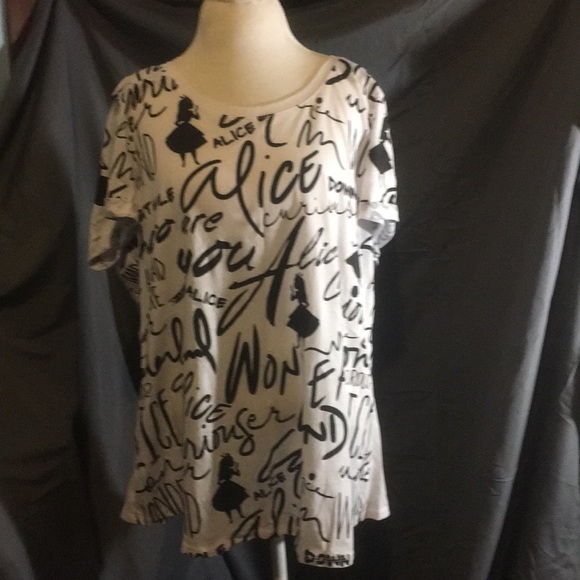 Hot Topic Tops - Hot topic Alice and wonder land shirt plus size